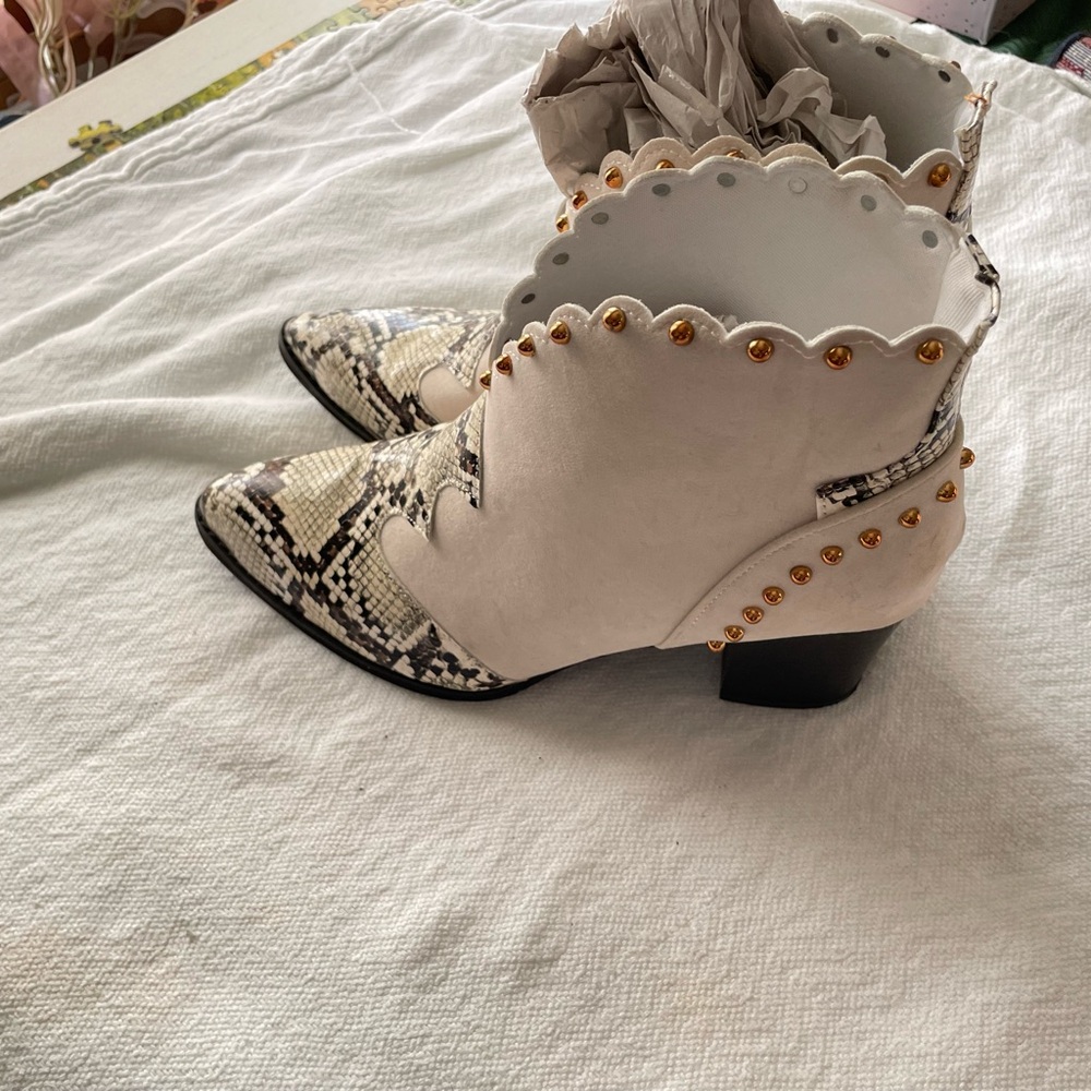 Booties - Picture 5 of 6